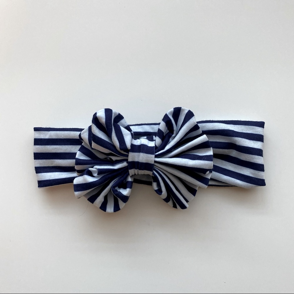 5/$5 Striped baby headband 🎀